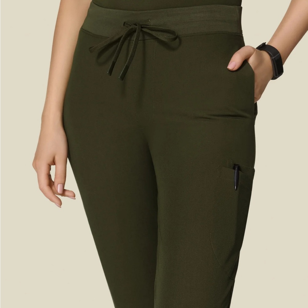 Mandala olive scrub set top:small pants: small-tall